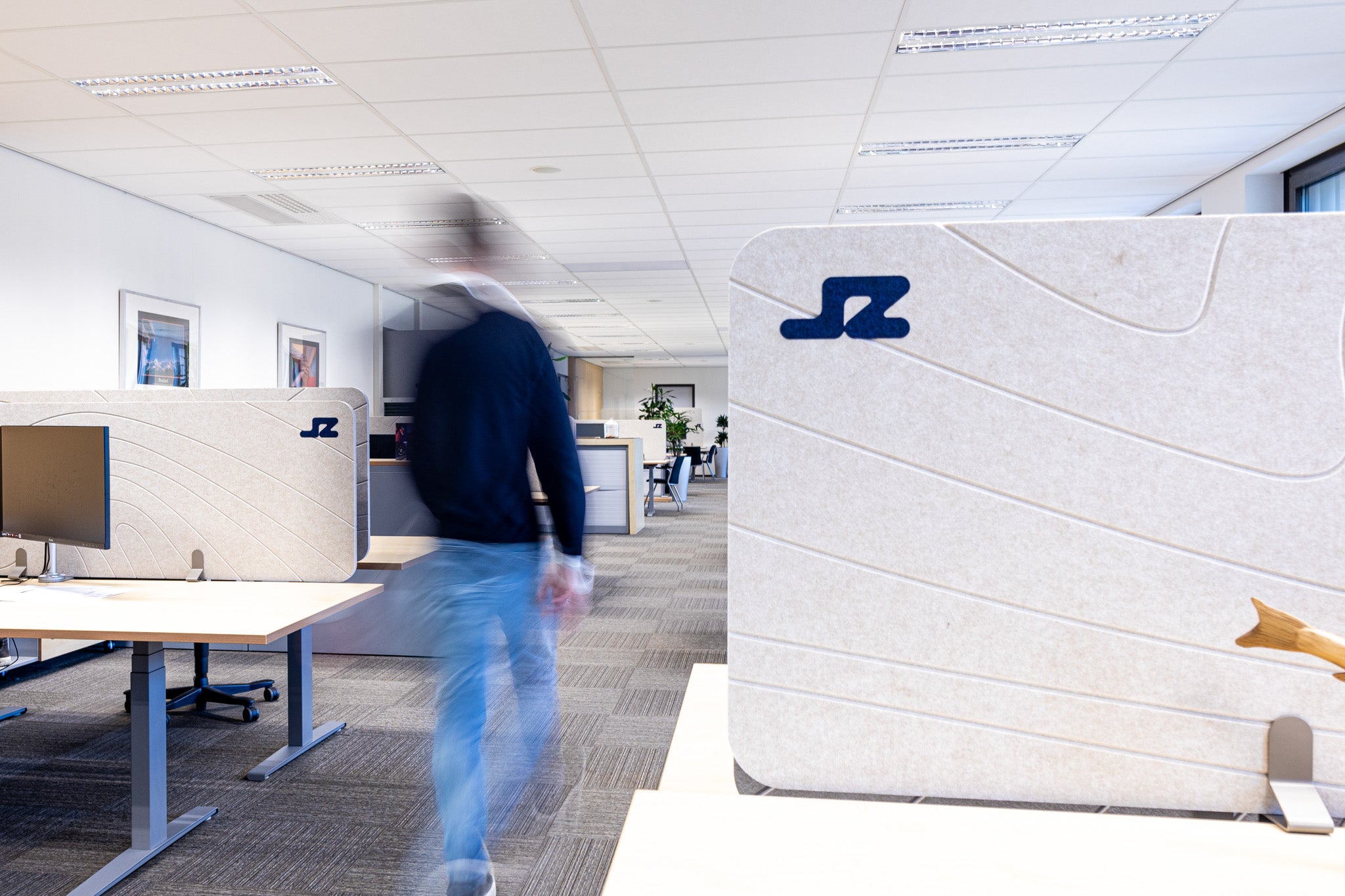 Jazo_bureau-schermen-2.jpg